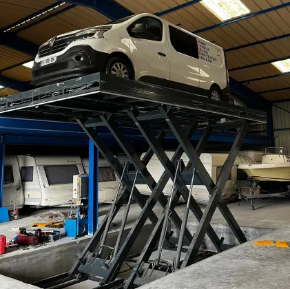 siège auto renault dans le garage schlaeppi à huriel 03