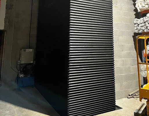 monte charges à ciseaux